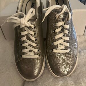 Romika Silver and White Women's Sneakers 6.5 NEW